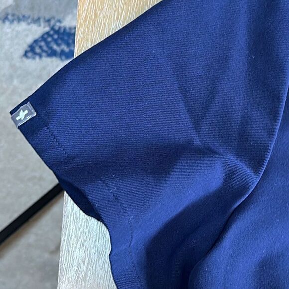 FIGS Casma Scrub Top - Picture 3 of 7